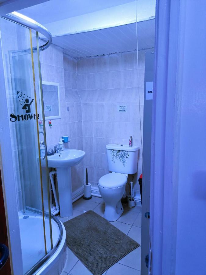 Homestay Bedspace 伯明翰 外观 照片
