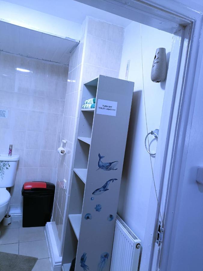 Homestay Bedspace 伯明翰 外观 照片