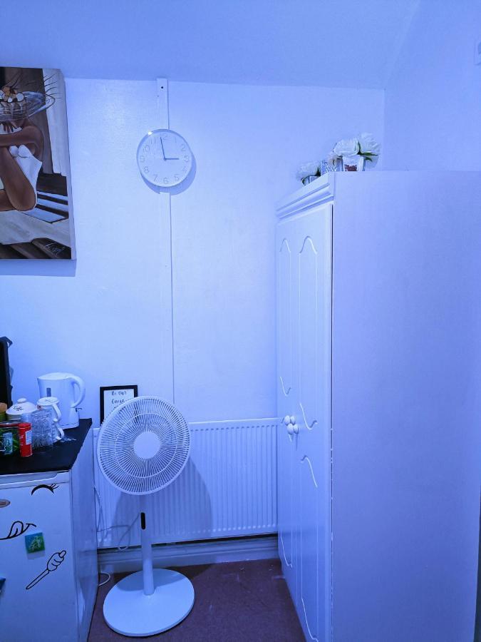 Homestay Bedspace 伯明翰 外观 照片
